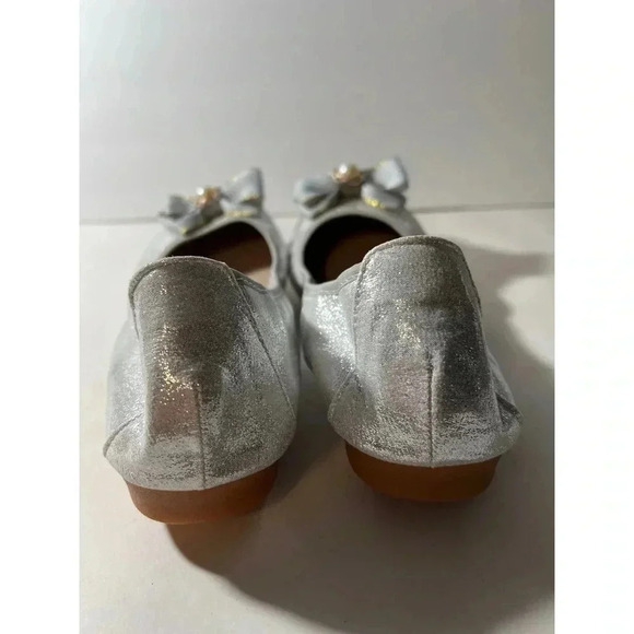 Elegant White Women's Shoes with Bow and Pearl Detail - Picture 3 of 7